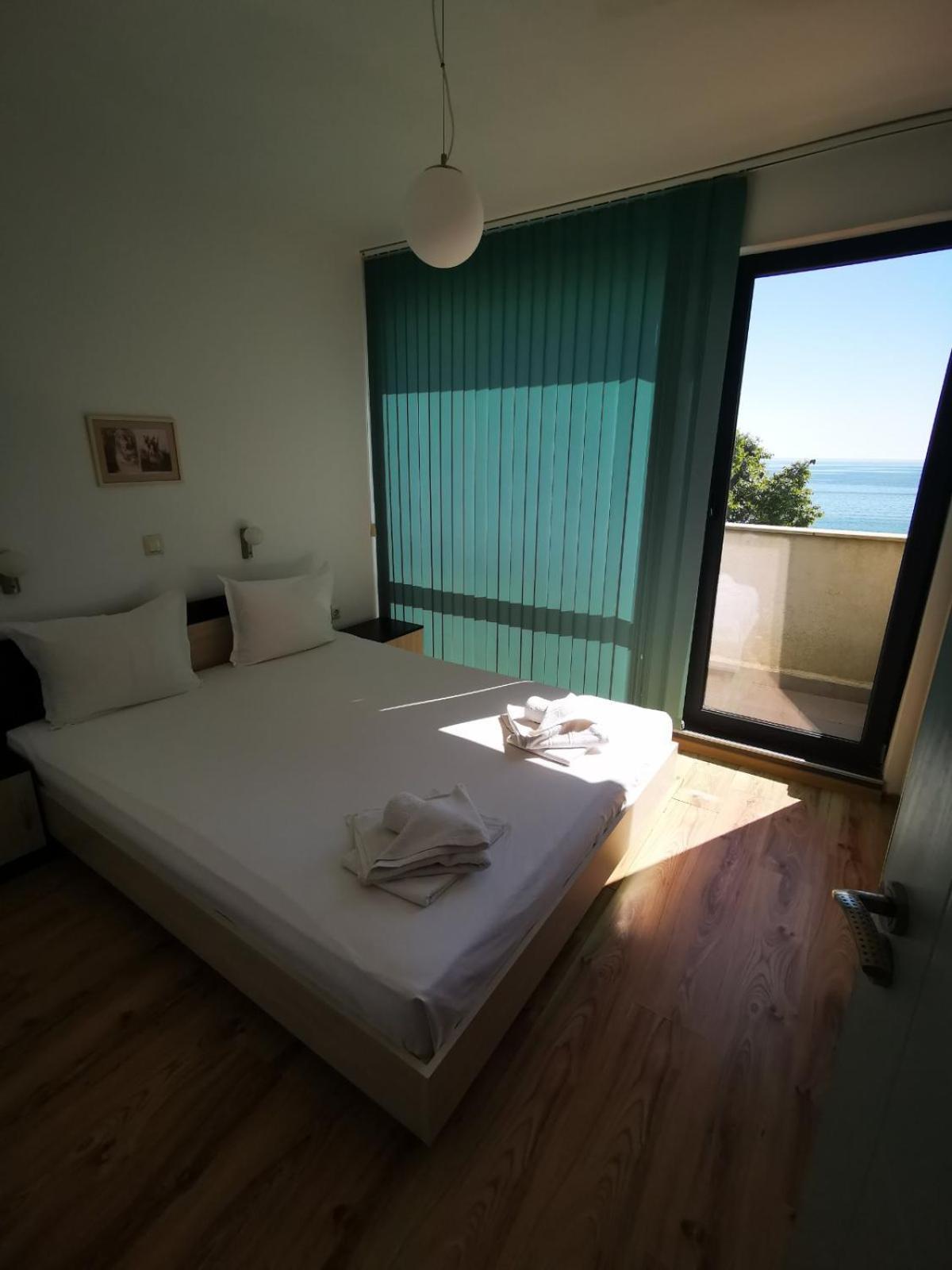 Azur Apartments Sozopol Exterior photo