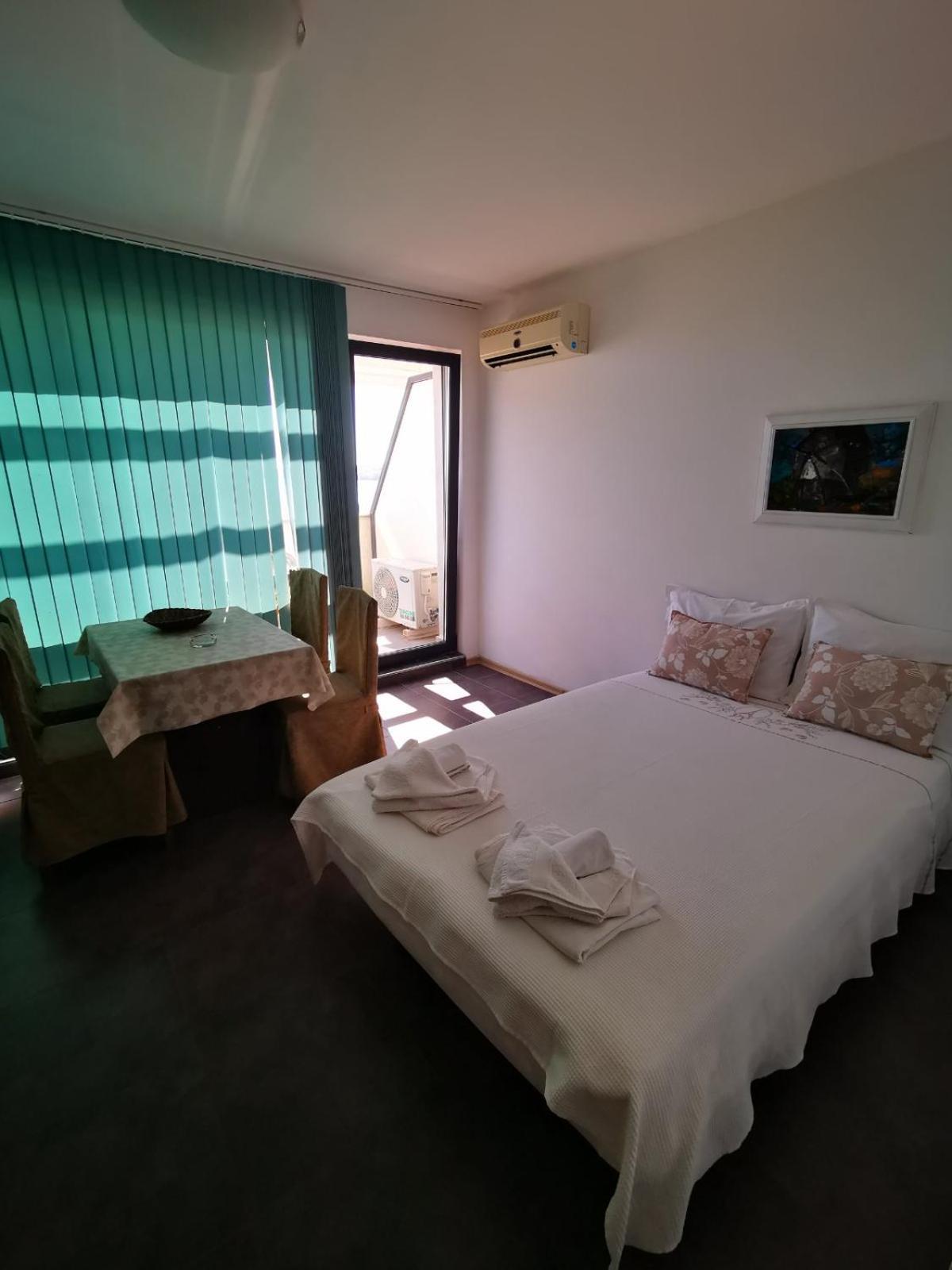 Azur Apartments Sozopol Exterior photo